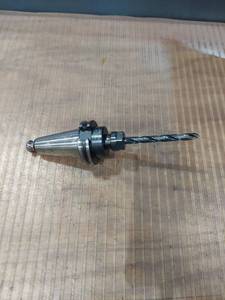 lot 1443 image: Briney V40BR-16-250 Collet Chuck with Bit