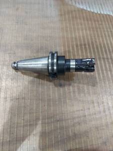 lot 1450 image: Kennametal M4D032Z06M16LN11 Shoulder Milling Tool on Erickson CV40BST16M228 Holder
