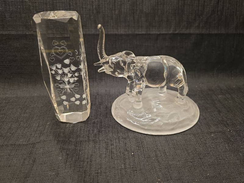 lot 1364 image: Glass Decorative Lot Etched Vase Elephant Figurine