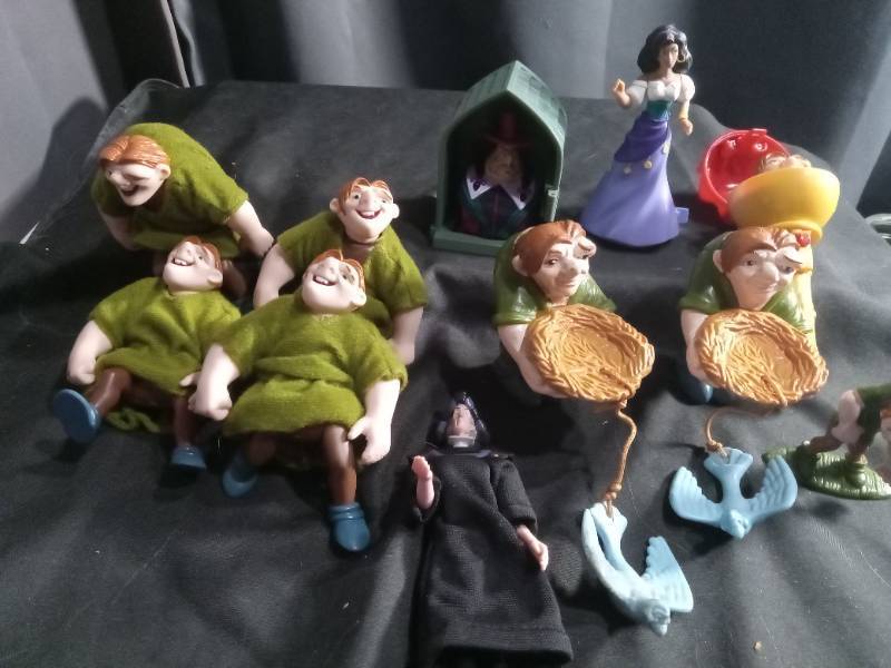 lot 6834 image: Action Figures Lot Disney Characters The Hunchback of of Notre Dame 11 Pieces