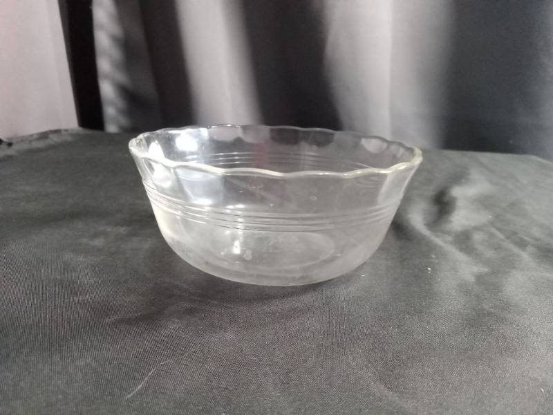 lot 60380 image: Pyrex Clear Glass custard cup