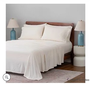 lot 9541 image: $124 Berkshire Polarfleece Sheet Set with Extra Cases