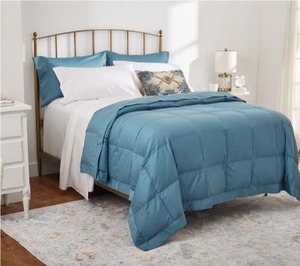 lot 9652 image: Queen Northern Nights 400TC Jacquard Down Blanket, Teal