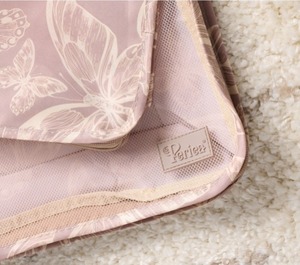 lot 9667 image: $49 Periea Set of 4 Large and Medium Compression Bags