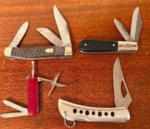 lot 521 image: Vintage Pocket Knives