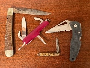 lot 522 image: Vintage Pocket Knives