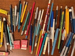 lot 527 image: Vintage Pens, Pencils and More