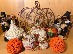 lot 11 image: Fall Decor, Pumpkins and More