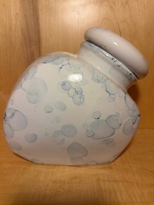 lot 19 image: Vintage Cookie Jar - White and Blue