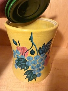 lot 21 image: Vintage Cookie Jar - Yellow w Grapes