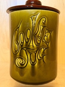 lot 22 image: Vintage Cookie Jar - Olive Green, Written on Both Sides