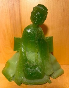 lot 25 image: Wony Italy Faux Green Jade Asian Geisha Figurine