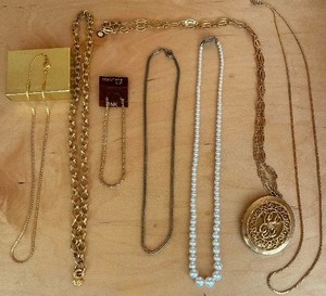 lot 540 image: Jewelry - Chains and More