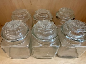 lot 71 image: Vintage Jars (6)