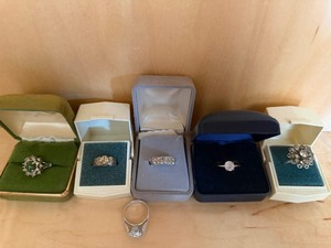 lot 545 image: Jewelry - Vintage Rings