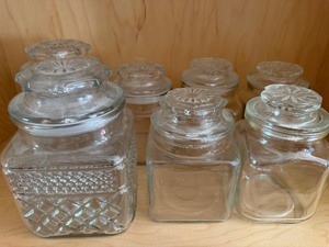 lot 74 image: Vintage Jars Misc Sizes (7)