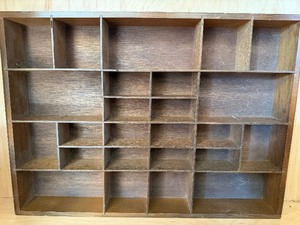 lot 76 image: Trinket - Miniature Shelf