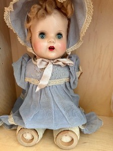 Creepy Doll ~ Her Eyes Blink