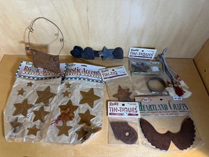 lot 135 image: Rusty Tin Stars and More