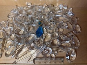 lot 139 image: Beautiful ChandelierLamp Prisms