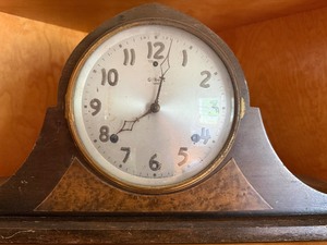 lot 500 image: Vintage Gilbert 1807 Mantle Clock
