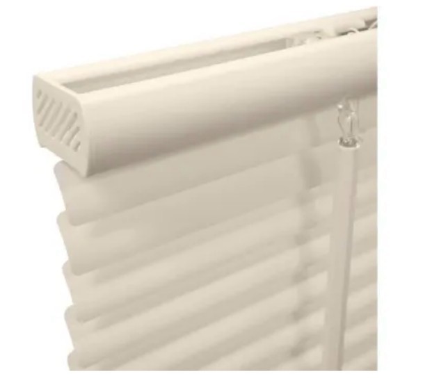 lot 171354 image: Champion 1 In. Vinyl 38 In. X 64 In. Light Filtering Blind, Alabaster