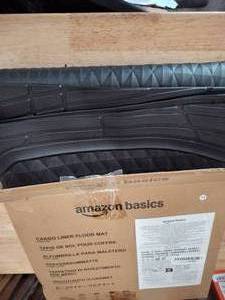 lot 1578 image: Amazon Basics Car Floor Mats Set