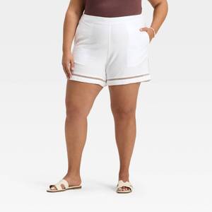 lot 8070 image: Womens High-Rise Ladder Trim Shorts - A New Day White 1X