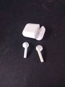 lot 8111 image: Apple AirPods (2nd Generation)