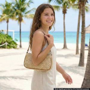 lot 14211 image: Straw Beach Bag for Women, Summer Woven Mini Beach Straw Purse for Travel