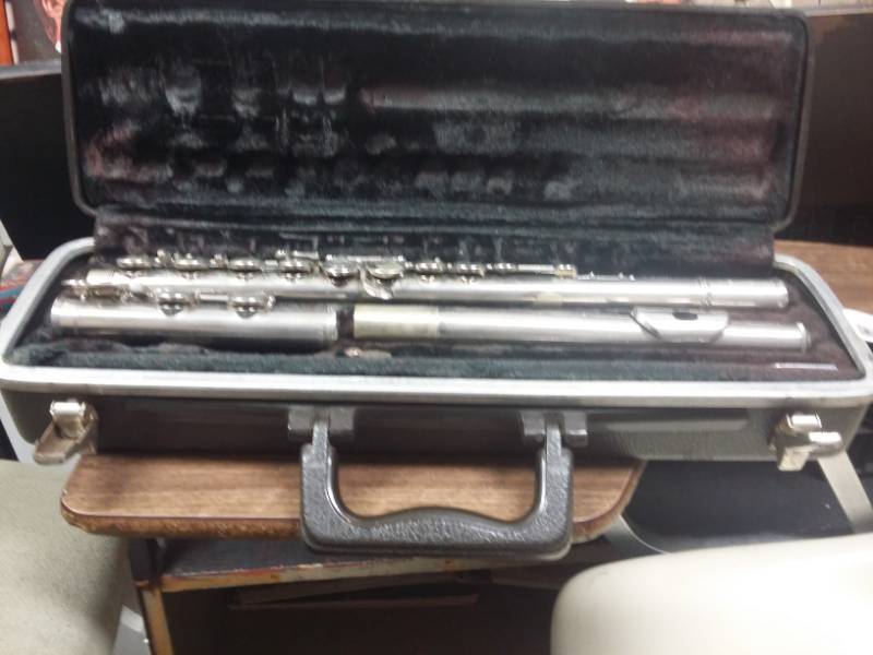 lot 4021 image: Bundy Selmer USA Flute in Case