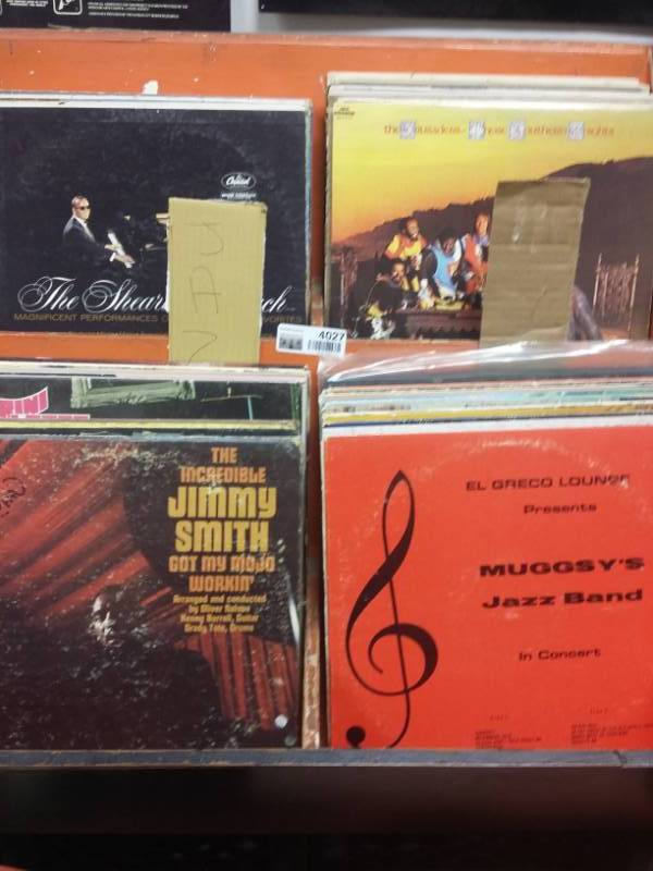 lot 4027 image: Large Lot of Vinyl Albums - Jazz, Soul, Country �