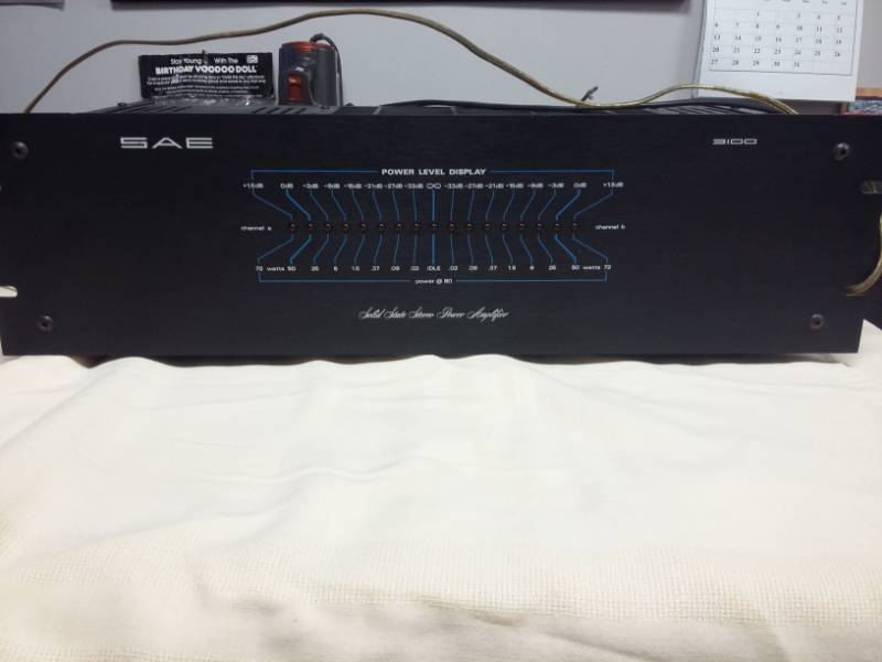 lot 4033 image: SAE Model 3100 Stereo Power Amplifier