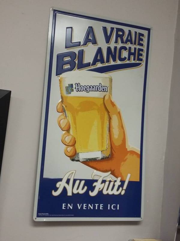 lot 4044 image: Metal Foreign Language Beer Sign