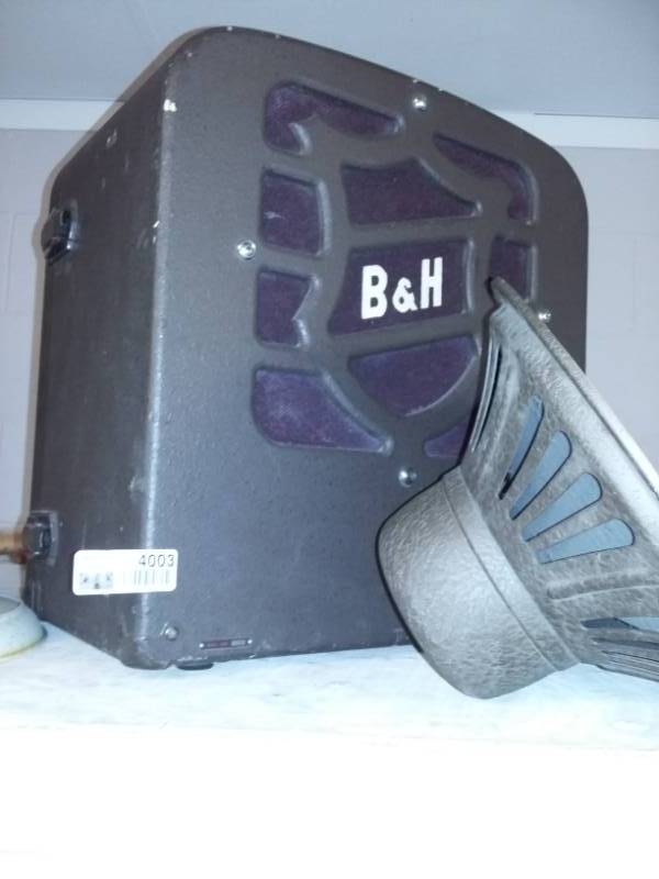 lot 4003 image: Vintage Bell & Howell Co #16863 Speaker
