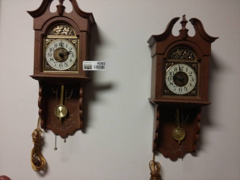 lot 4065 image: Two Matching Electric Pendulum Clocks