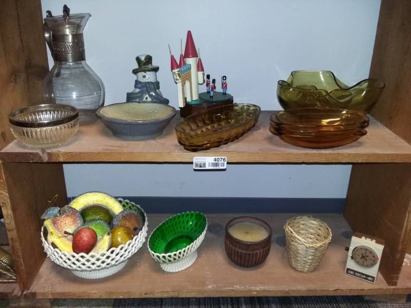 lot 4076 image: Contents of Two Shelves