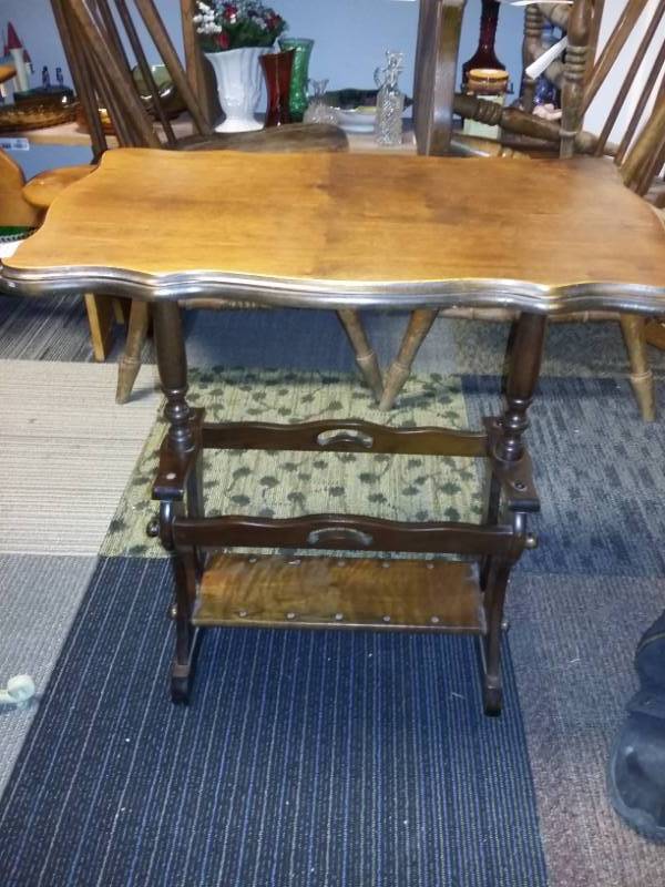 lot 4080 image: Wooden Side  End Table with Magazine Rack