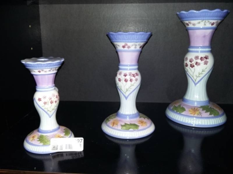 lot 4097 image: Three Matching Candle Holders - Capriware