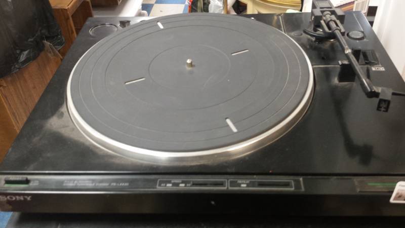 lot 4017 image: Sony Stereo Turntable Model PS-LX430