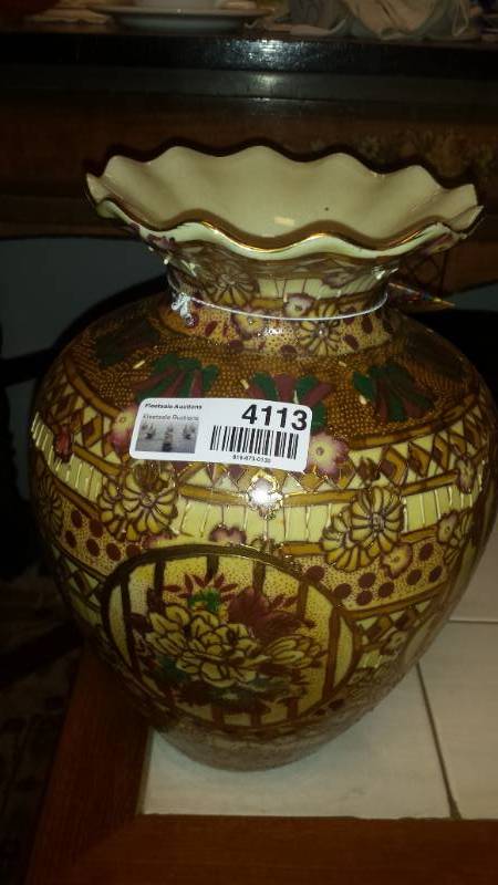 lot 4113 image: Gold Chinese Pattern Urn  Vase with Fluted Edge