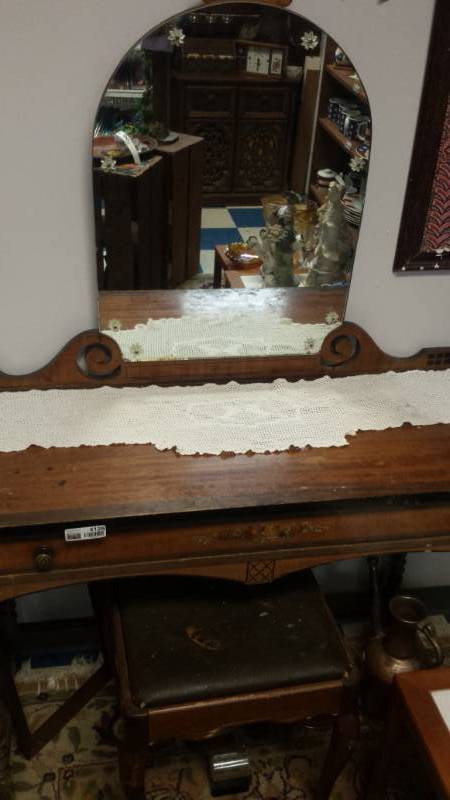 lot 4128 image: Vintage Mirrored Dressing Table and Matching Stool