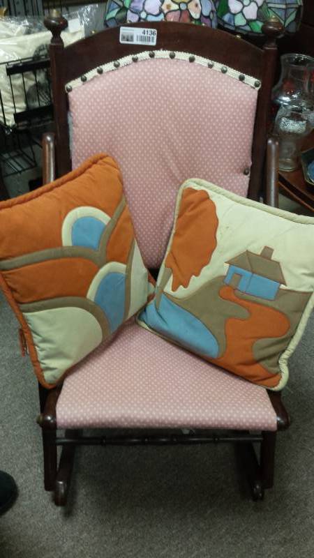 lot 4136 image: Pink Upholstered Folding Rocker with Pillows