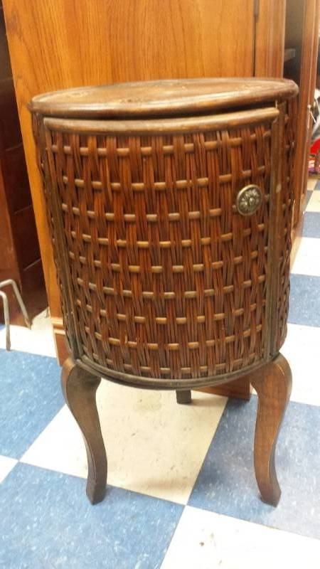 lot 4140 image: Barrel Shaped End Table with Door and Legs