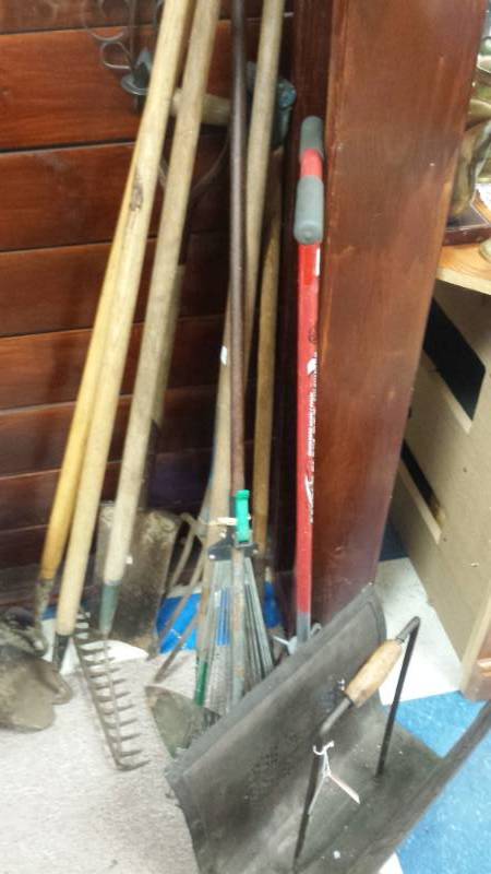 lot 4145 image: Lot of Yard  Garden Utensils  Tools