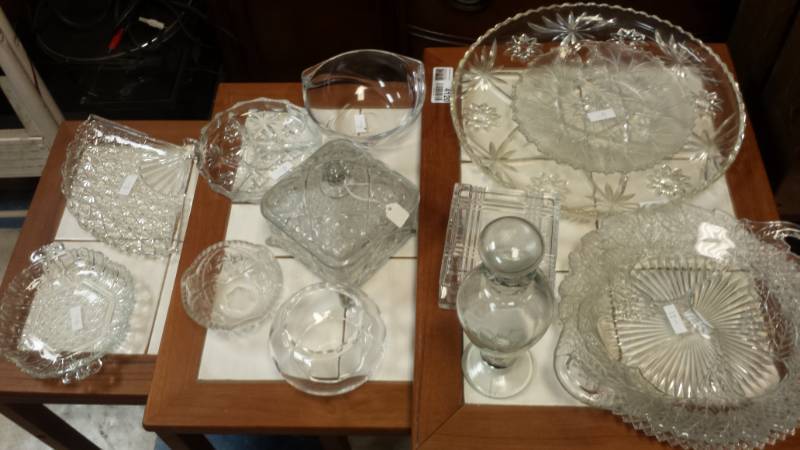 lot 4149 image: Lot of Clear Cut Glass Pieces