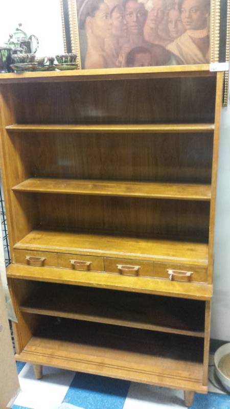 lot 4005 image: Vintage China Hutch w Glass Doors 2 Drawers