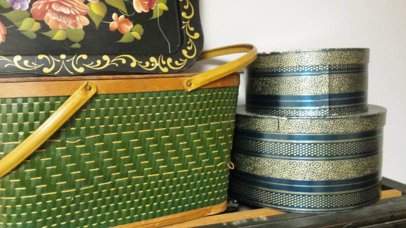lot 4154 image: Green Picnic Basket and Green Metal Tray, 2 Decorated Boxes