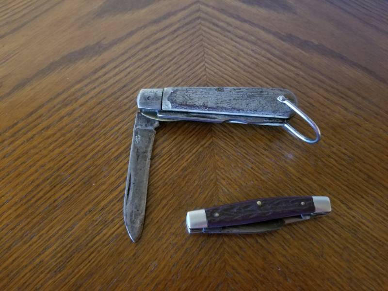 lot 3032 image: Klent Tools Pocket Knife & Pocket Knife