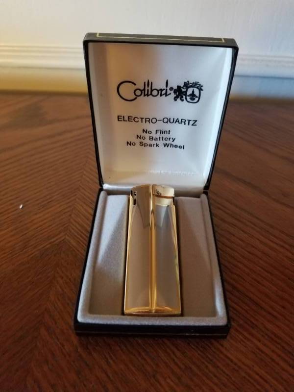 lot 3034 image: Gold Tone Colibri Electro-Quartz Lighter In Gift Box
